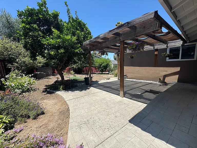 1915 Camargo Dr — Photo 13