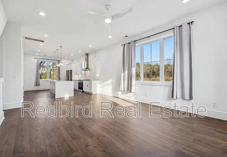 2050 McKinley St — Photo 2