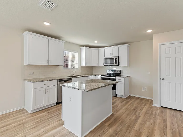 10121 Wyseby Rd — Photo 13