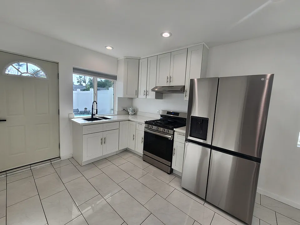 7123 Cantaloupe Ave