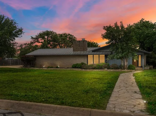 1009 Morningside Dr, Kerrville, TX 78028
