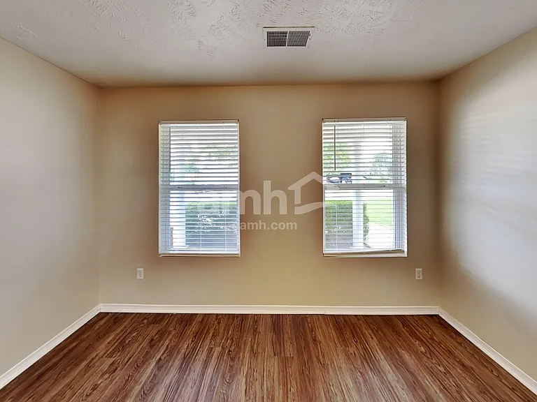 2727 Sutherland Dr — Photo 19