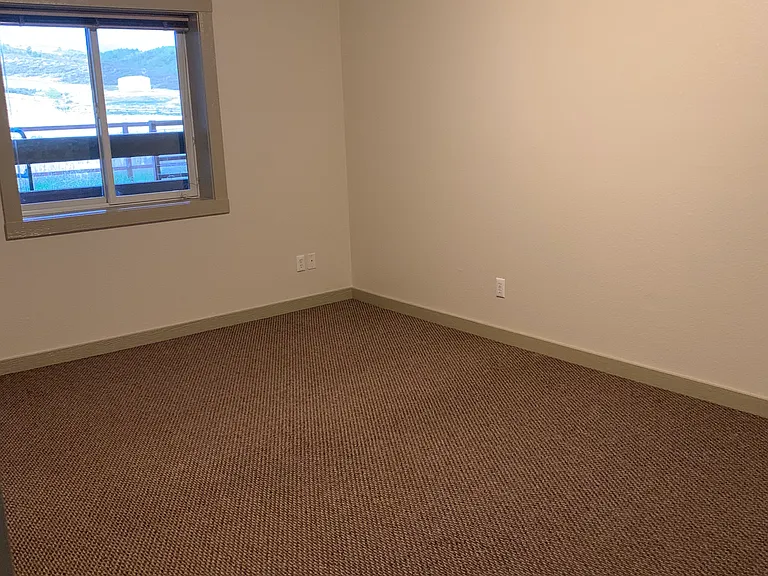 690 Roger Canyon Rd — Photo 7