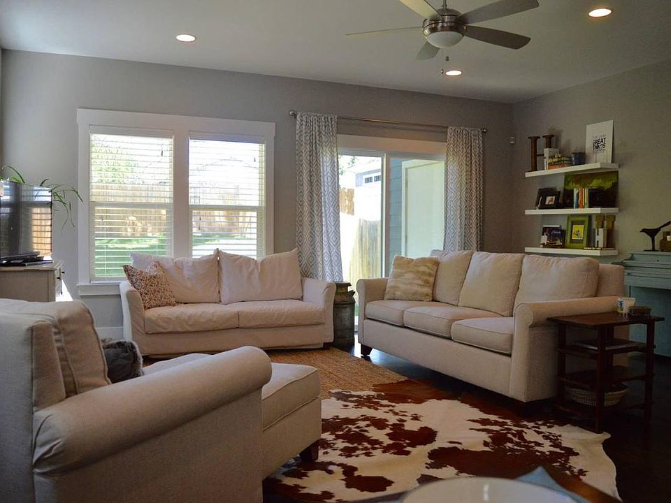 Spacious living area 