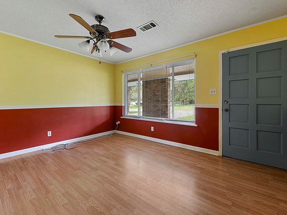 3rd image of 118 Edmund Dr
