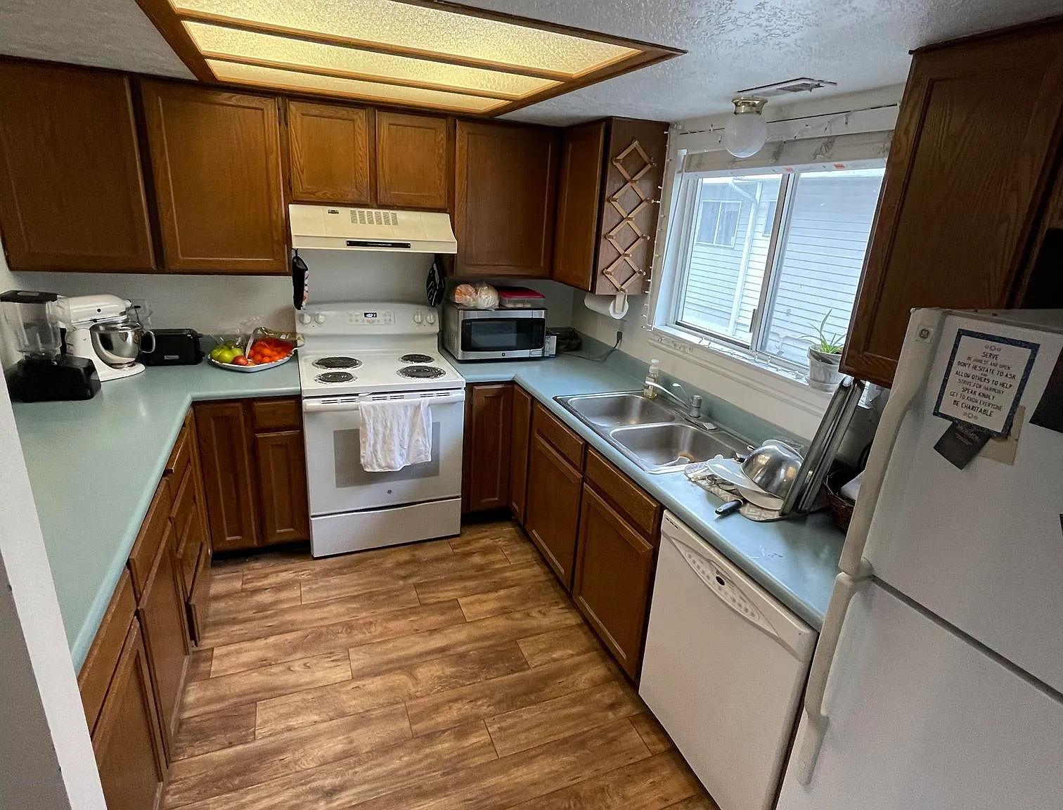3 bed, 2.5 bath, 1067 sqft, $375 — Photo 4