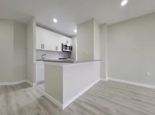 829 Greenwood Avenue 5Q image 1 of 21