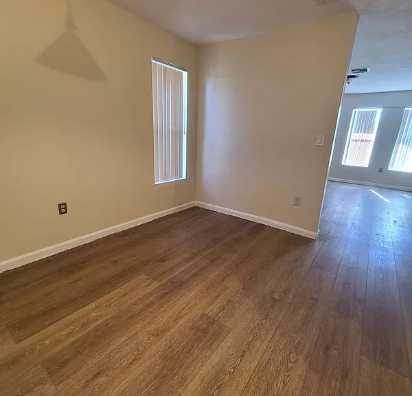1712 SW 40th Ter #1712 — Photo 2