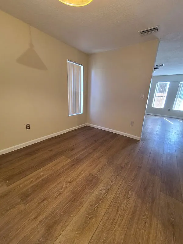 Building Photo - 1712 SW 40th Ter #1712
