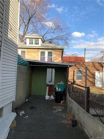 2nd image of 502 White Plains Rd