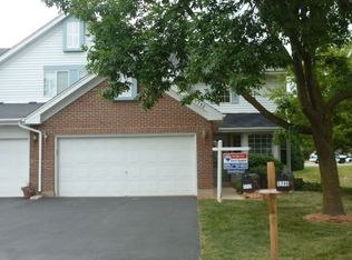 5758 Regency Ct, Gurnee, IL 60031