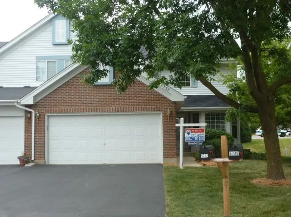 5758 Regency Ct, Gurnee, IL 60031