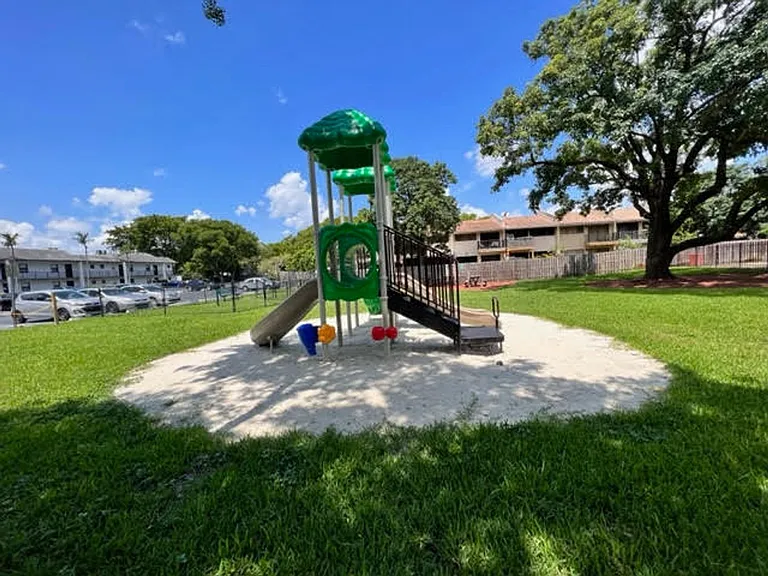 Colonial Village - 7550 Stirling Rd — Photo 44