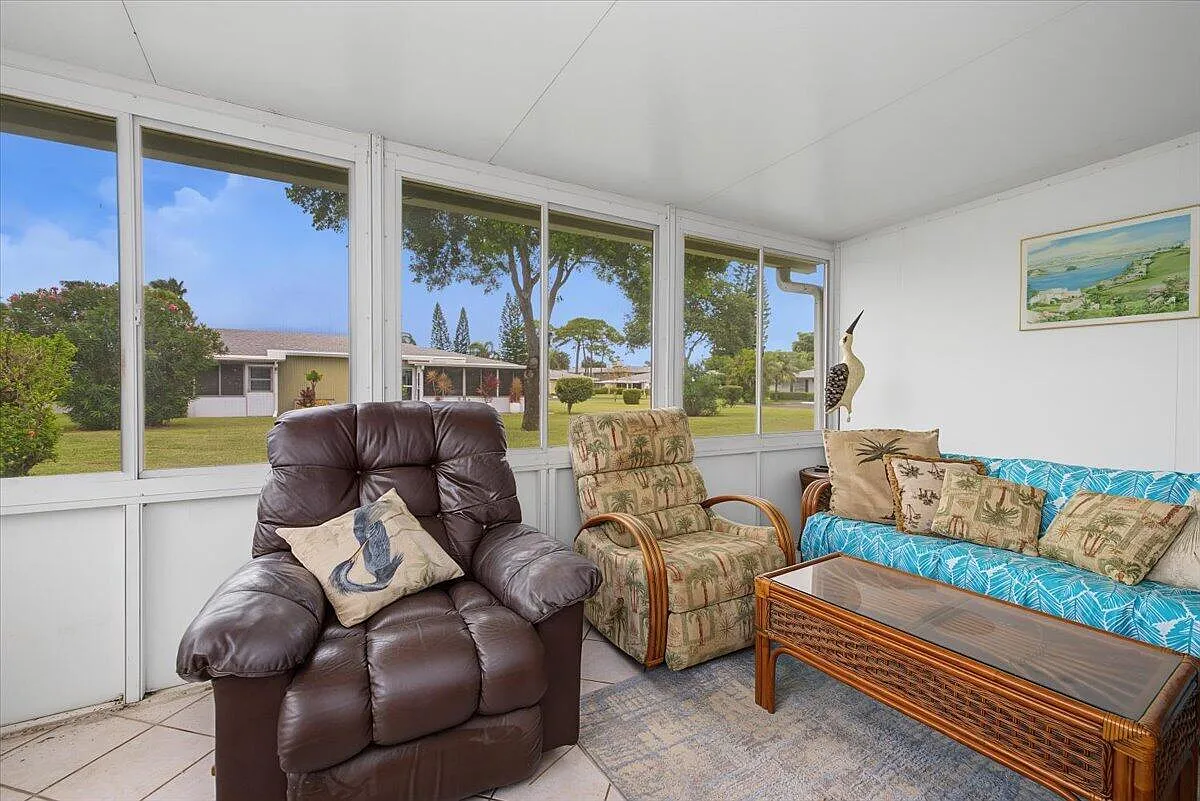 2 bed, 2.0 bath, 1167 sqft, $2,200 — Photo 2