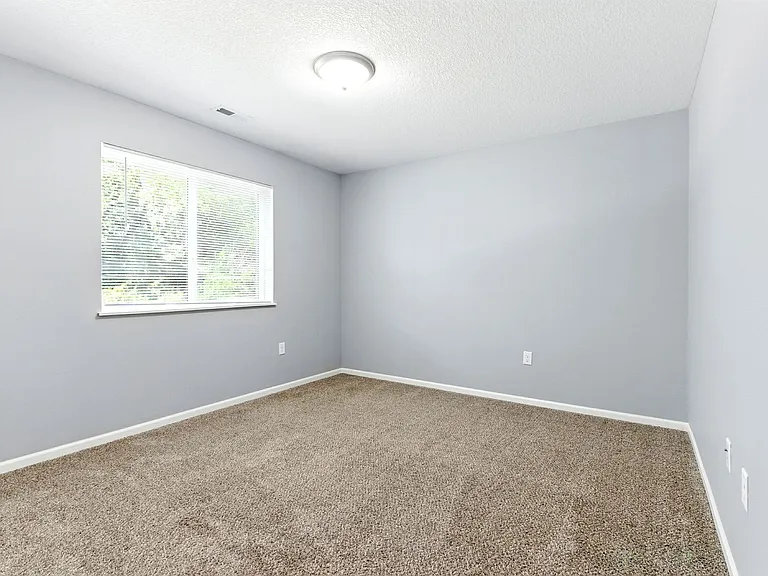2557 W 3rd St — Photo 14
