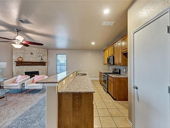 3rd image of 1409 Dun Horse Dr