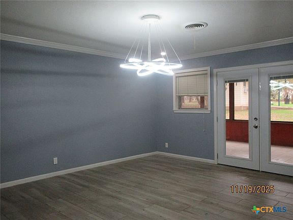 5th image of 606 E 12th Ave