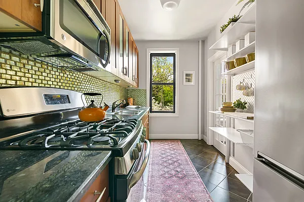Sold by Compass | media 2