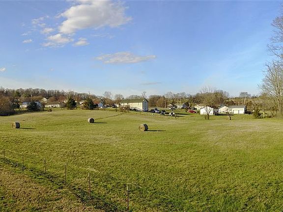 4th image of Treadway Dr