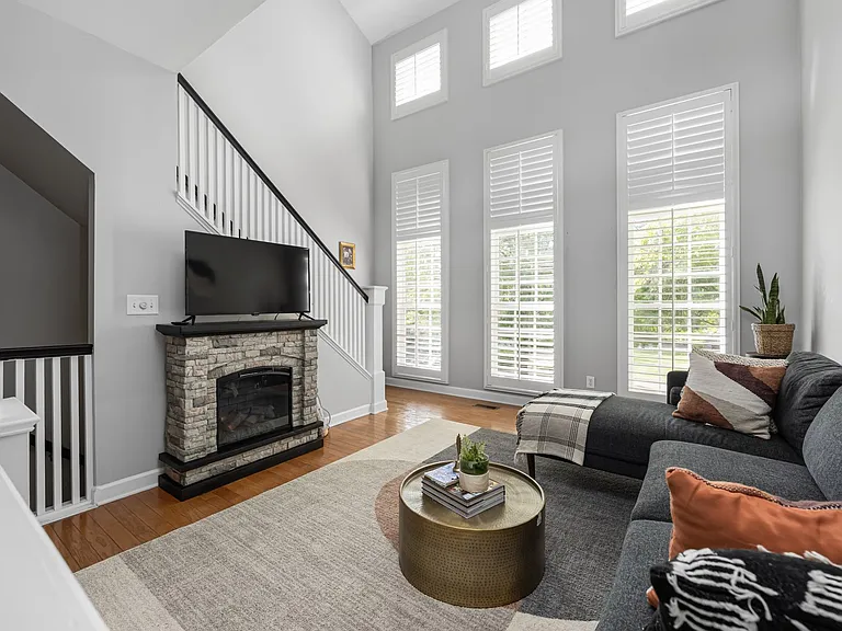 13704 Anthea Ln — Photo 13