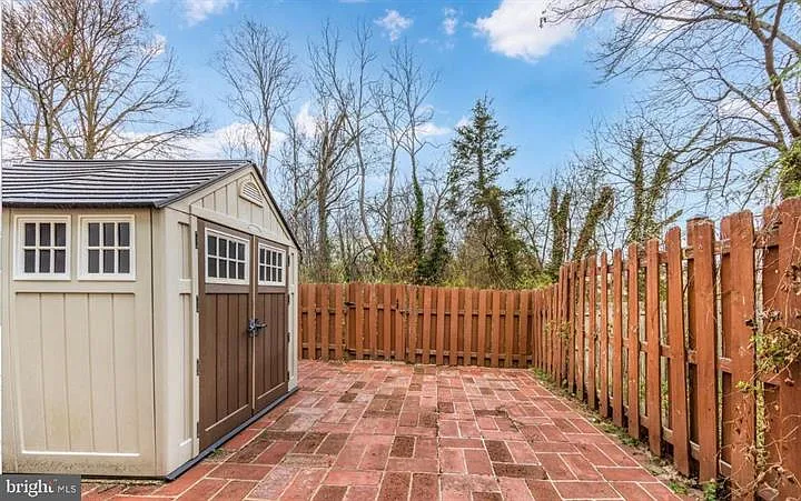 5822 Burke Manor Ct — Photo 6