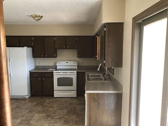 5th image of 1308 Bradshaw Dr