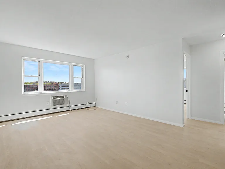 21 C07spring St #C07 — Photo 7