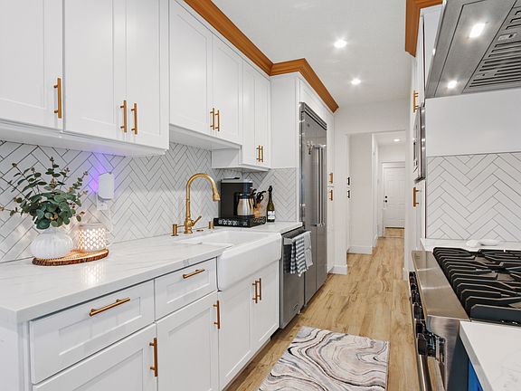 5th image of 719 Oro Ter APT 1