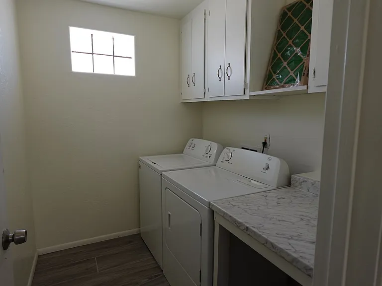 1015 N Columbia Ave — Photo 13