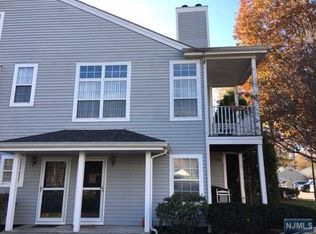 1038 Cambridge Ct #1038, Mahwah, NJ 07430