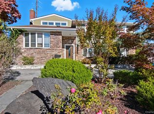 9 Coral Ct, Malverne, NY