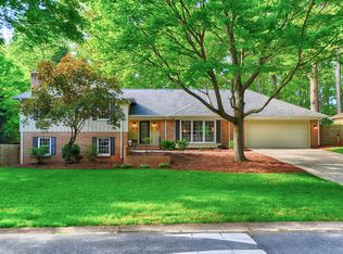 6908 Rocky Falls Rd, Charlotte, NC 28211