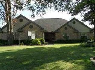 103 W Henson Ave, Springdale, AR 72764