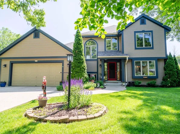 4474 North 107th STREET, Wauwatosa, WI 53225