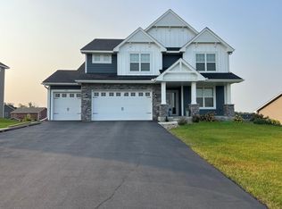 1745 Martingale Ln, Victoria, MN 55386