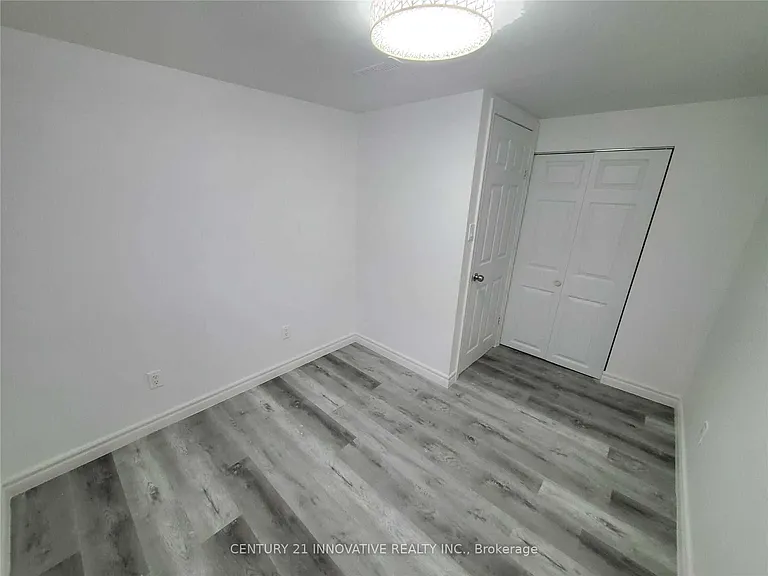 991 Hortop St — Photo 4