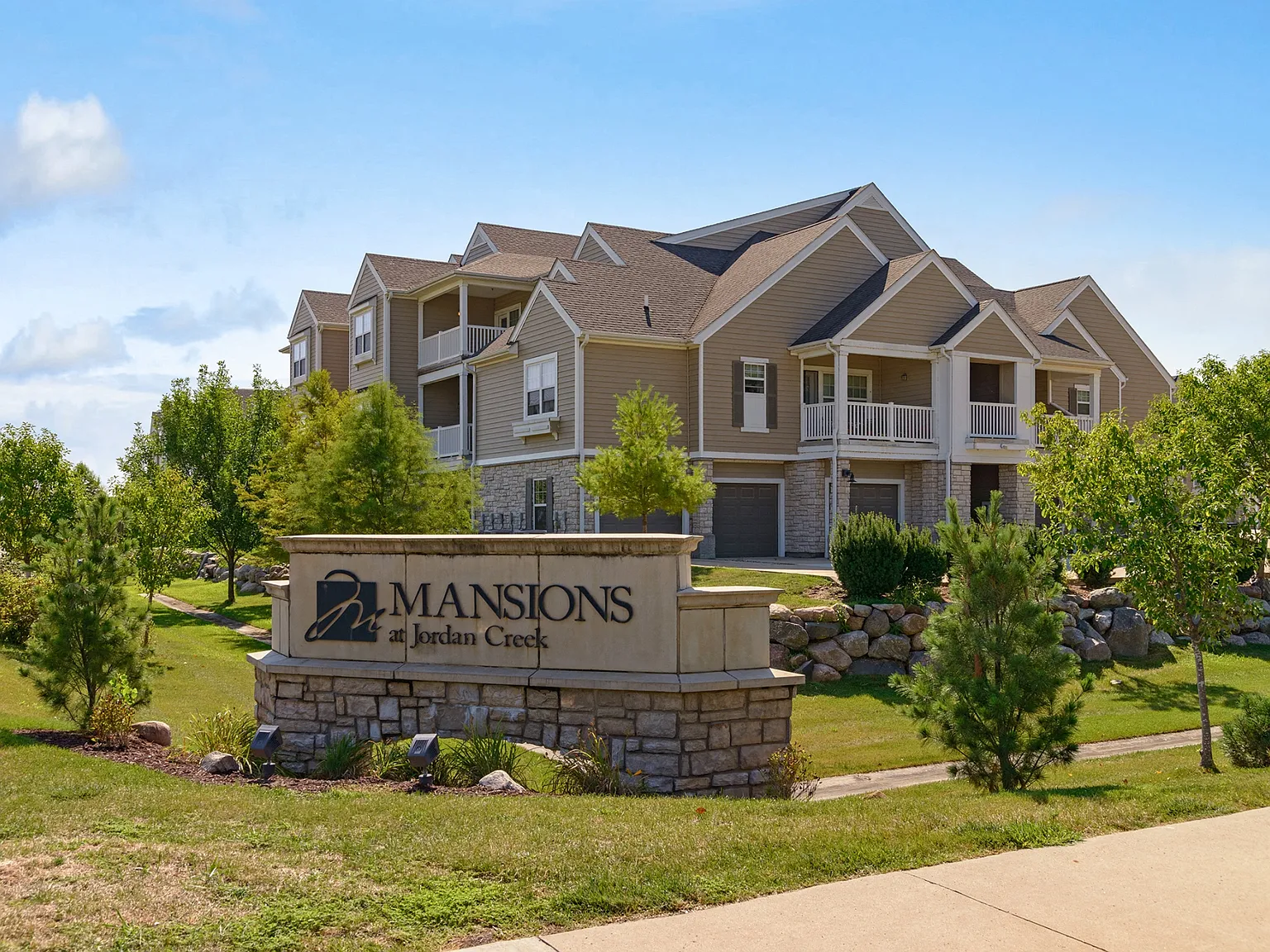 Mansions at Jordan Creek — Photo 2