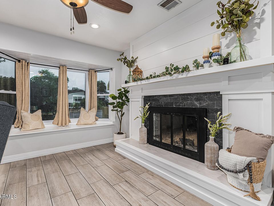 1st image of 3313 W SURREY Avenue