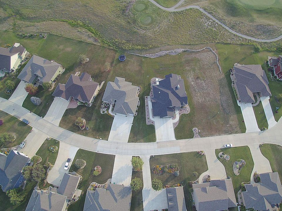 1st image of 1015 Brooks Ln N