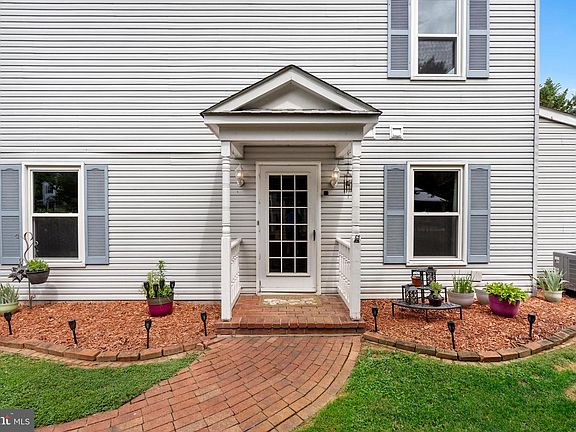 3rd image of 48 Berkeley Ct