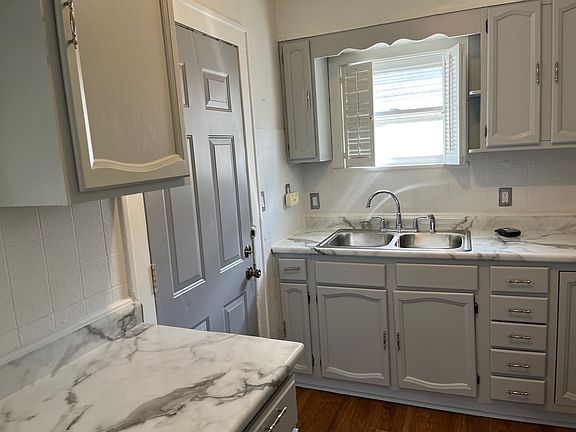 3rd image of 505 N Highland Ave