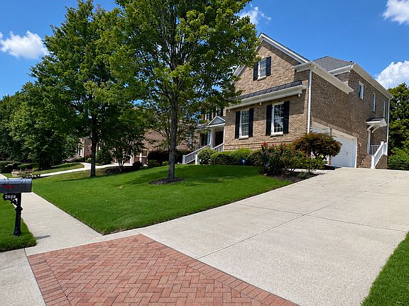 2nd image of 2668 Weddington Pl NE