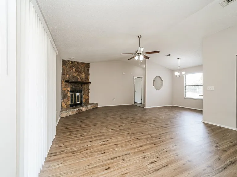 593 Benjamin Harrison St — Photo 4