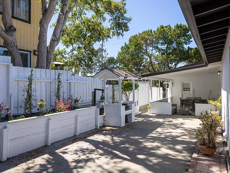 1571 David Ave — Photo 30
