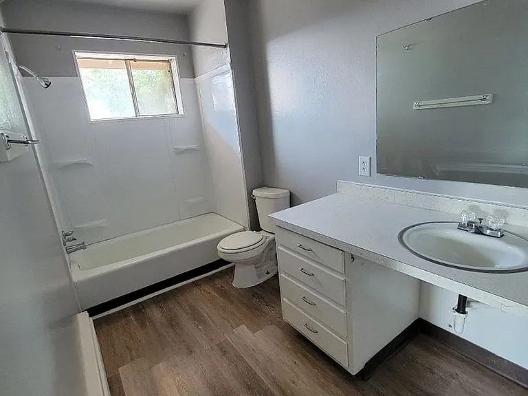 1425 Bunting Ave — Photo 36