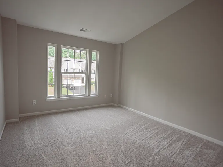 556 Mockingbird Way — Photo 35