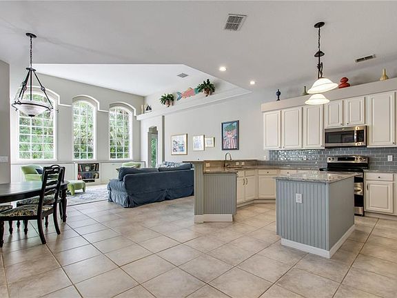 5th image of 4812 Londonderry Dr