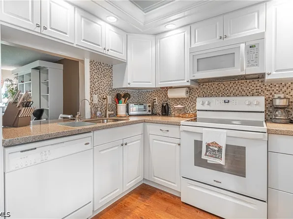 1700 Pine Valley Dr APT 319, Fort Myers, FL 33907