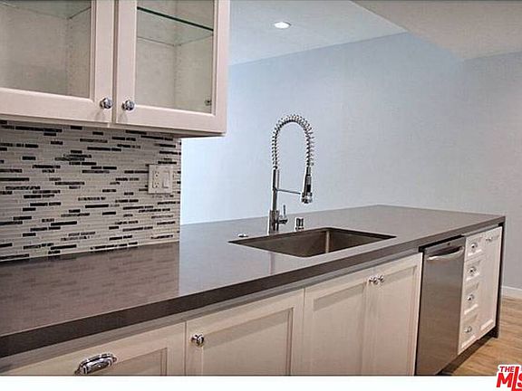 3rd image of 1835 Holmby Ave APT 104