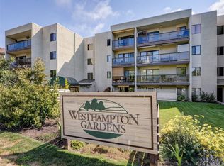 2747 Quadra St #203, Victoria, BC V8T4E5